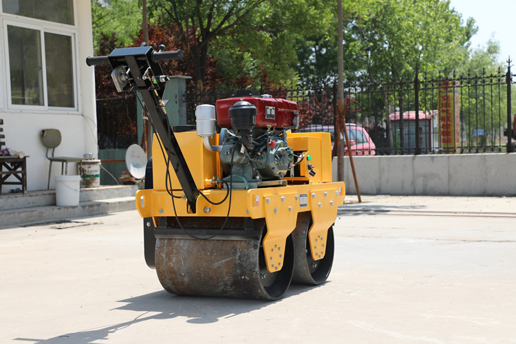 為什么小型壓路機(jī)會(huì)漏油？該如何解決？